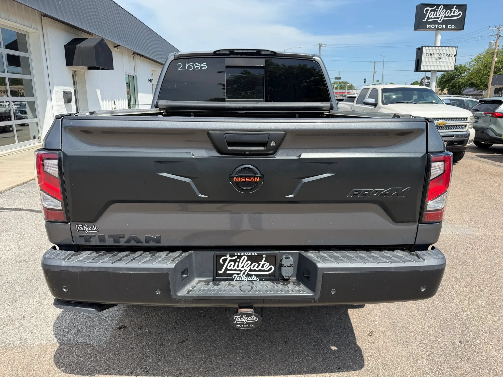 Used 2020 Nissan Titan PRO-4X w/ Pro-4x Convenience Package AWD/4WD image 6