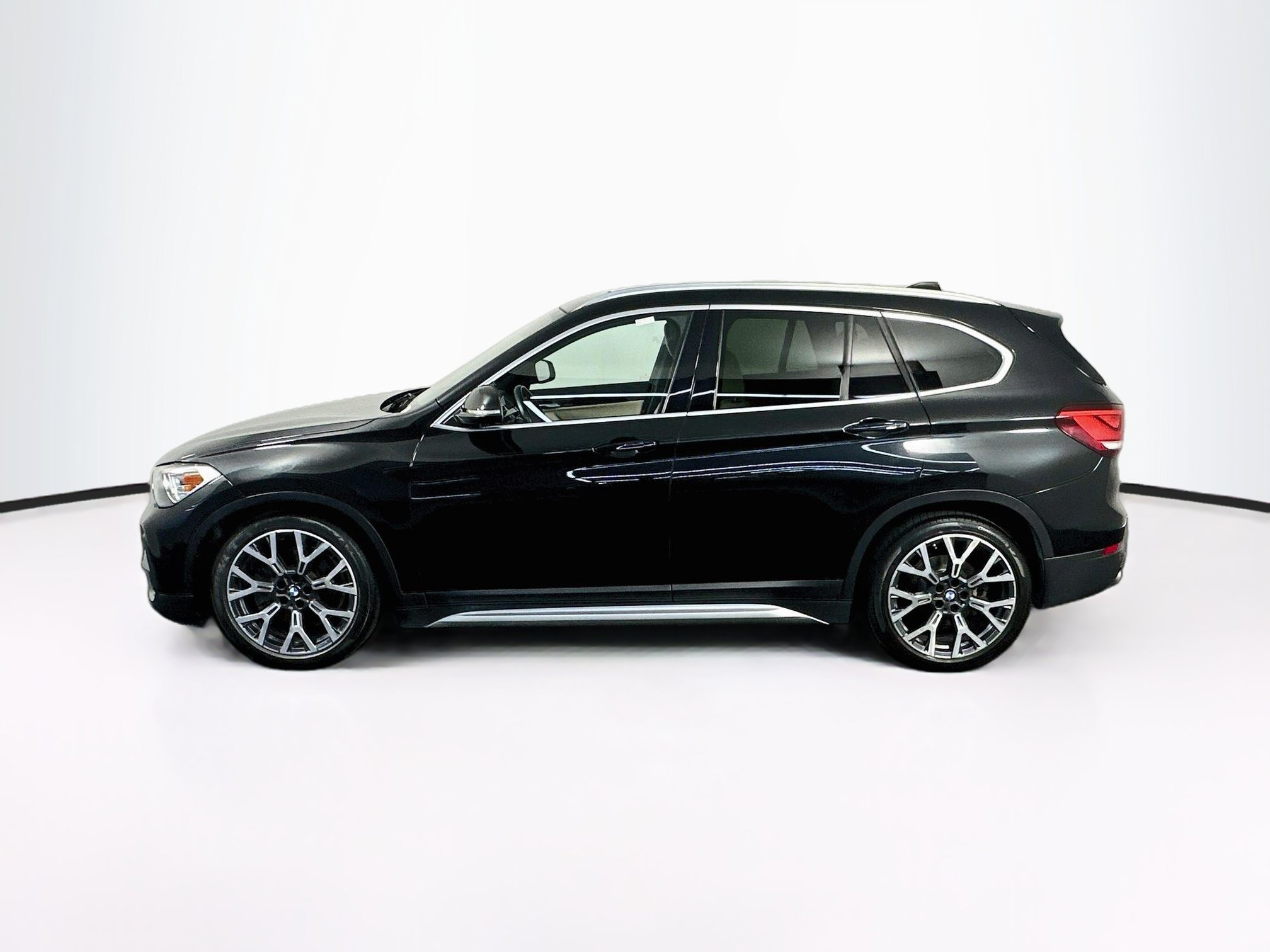 Used 2021 BMW X1 xDrive28i w/ Convenience Package AWD/4WD image 4