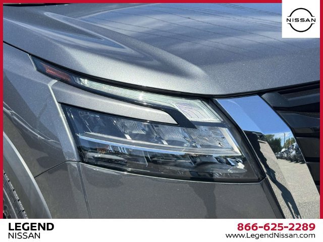 Used 2024 Nissan Pathfinder SL AWD/4WD image 10