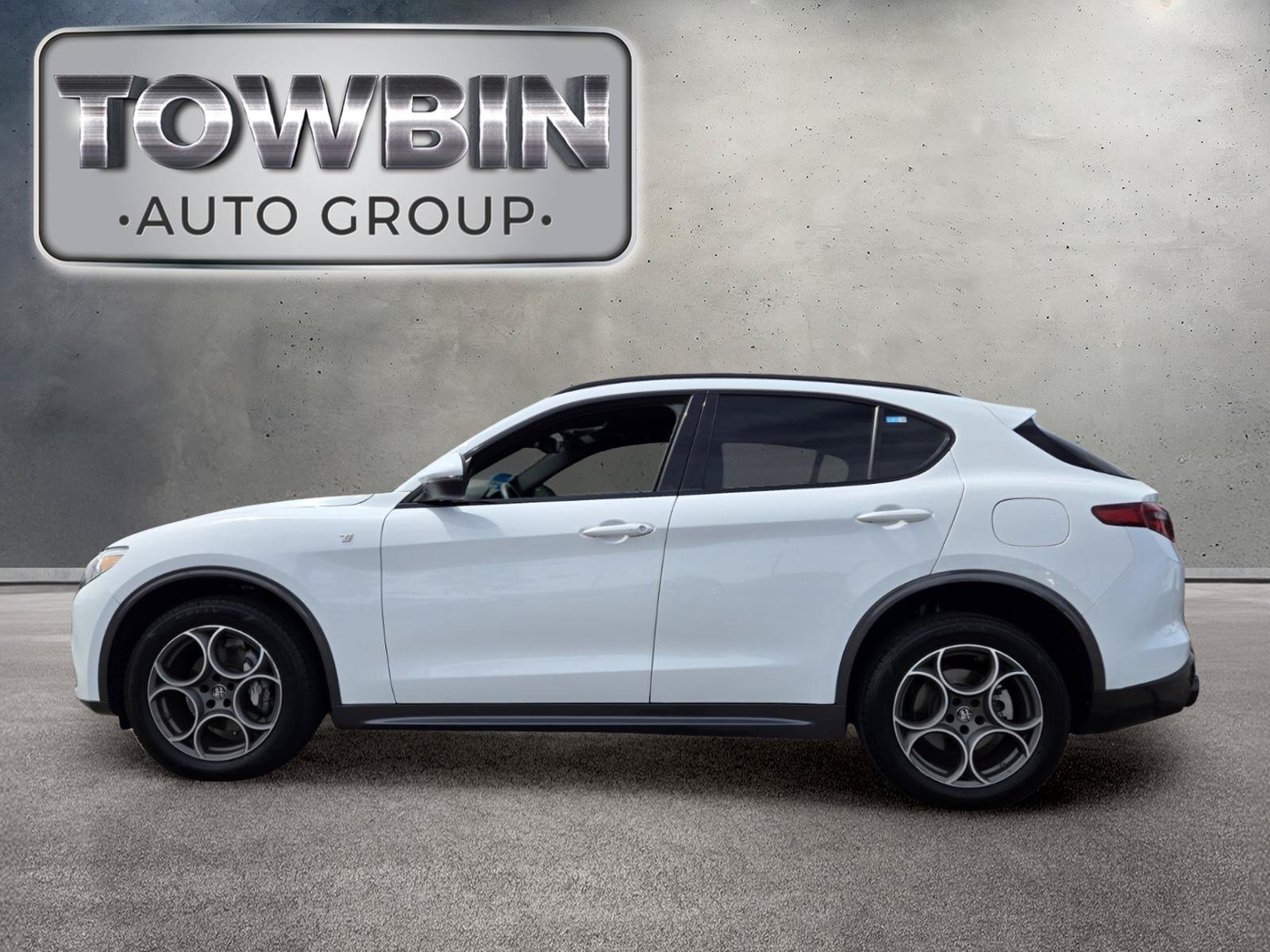 Used 2022 Alfa Romeo Stelvio Ti AWD/4WD image 7