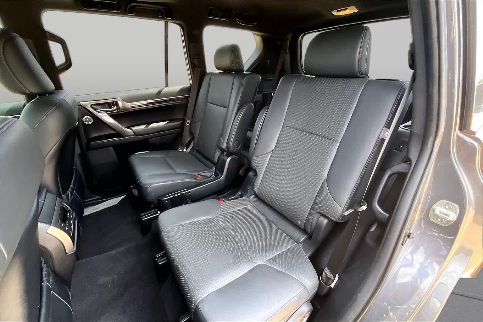 Certified 2022 Lexus GX 460 Luxury w/ Sport Design Package AWD/4WD image 21