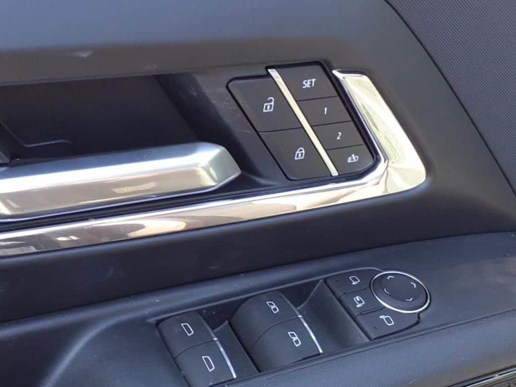 New 2025 Chevrolet Silverado EV RST AWD/4WD image 12