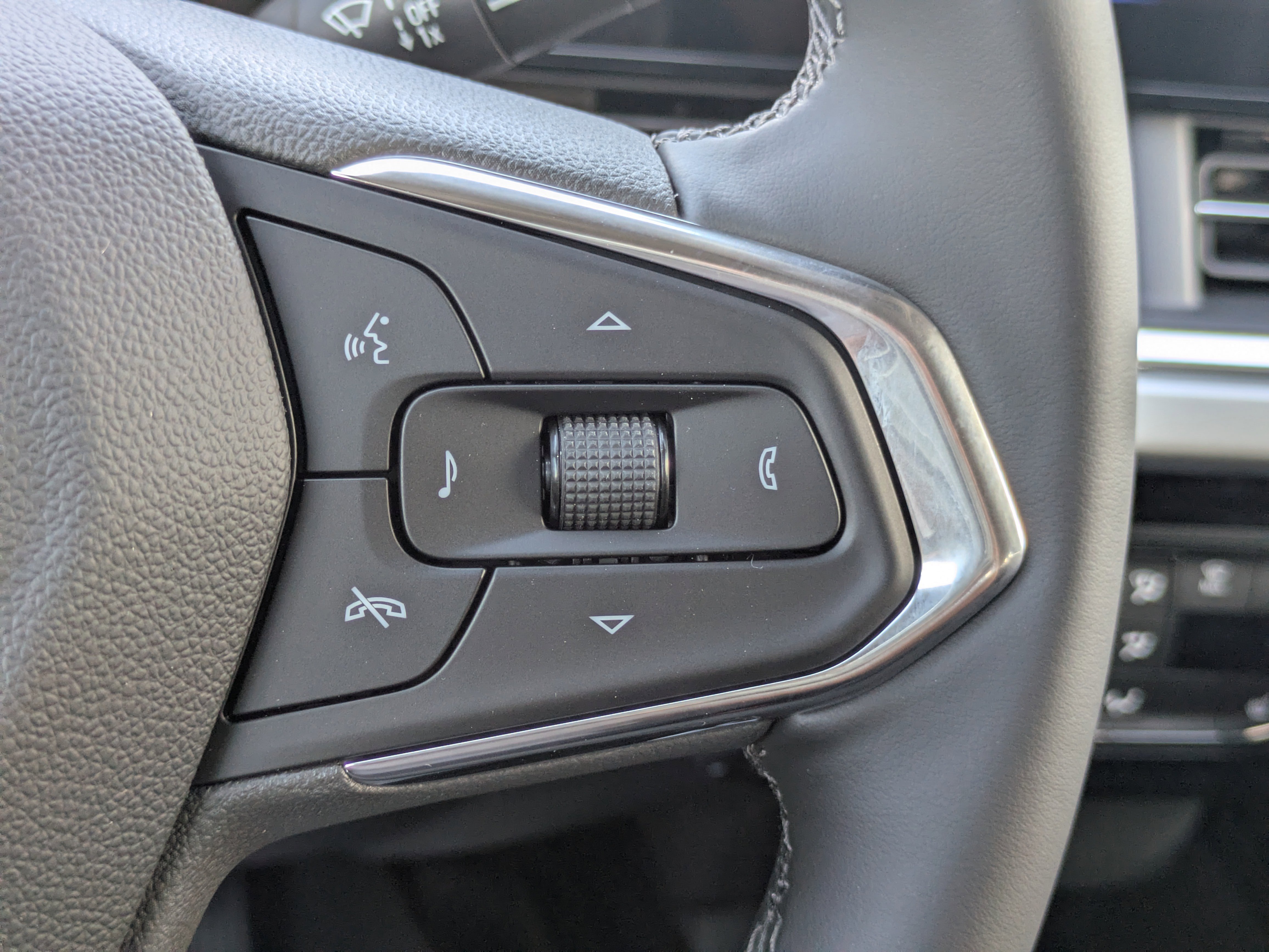 New 2026 Chevrolet Trax LT w/ Driver Confidence Package image 17