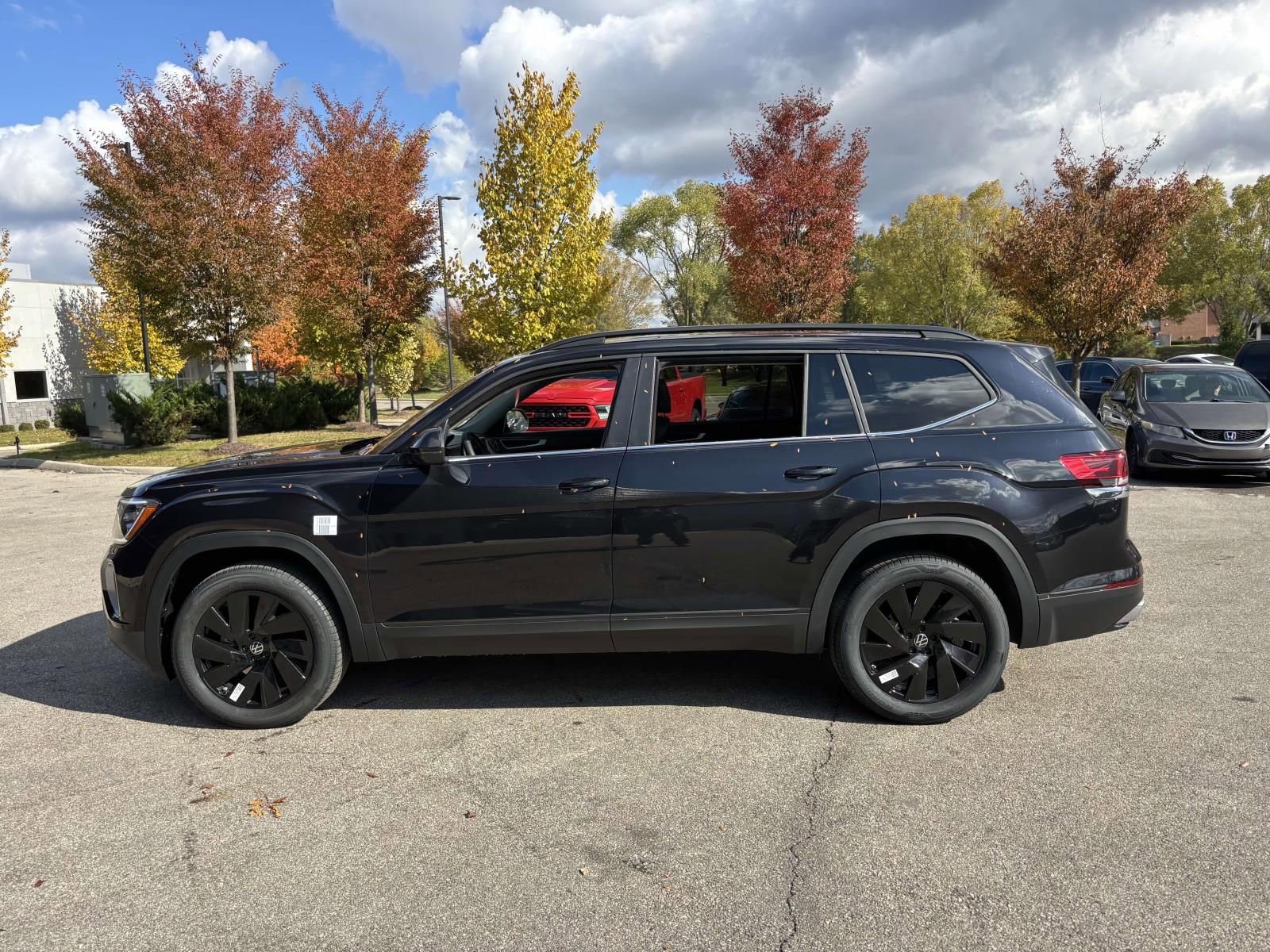 New 2026 Volkswagen Atlas SE image 4