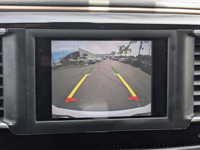 Used 2018 Chrysler Pacifica Touring-L FWD image 14