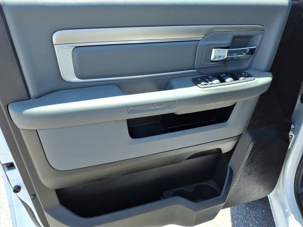 Used 2019 RAM 1500 Classic SLT AWD/4WD image 14