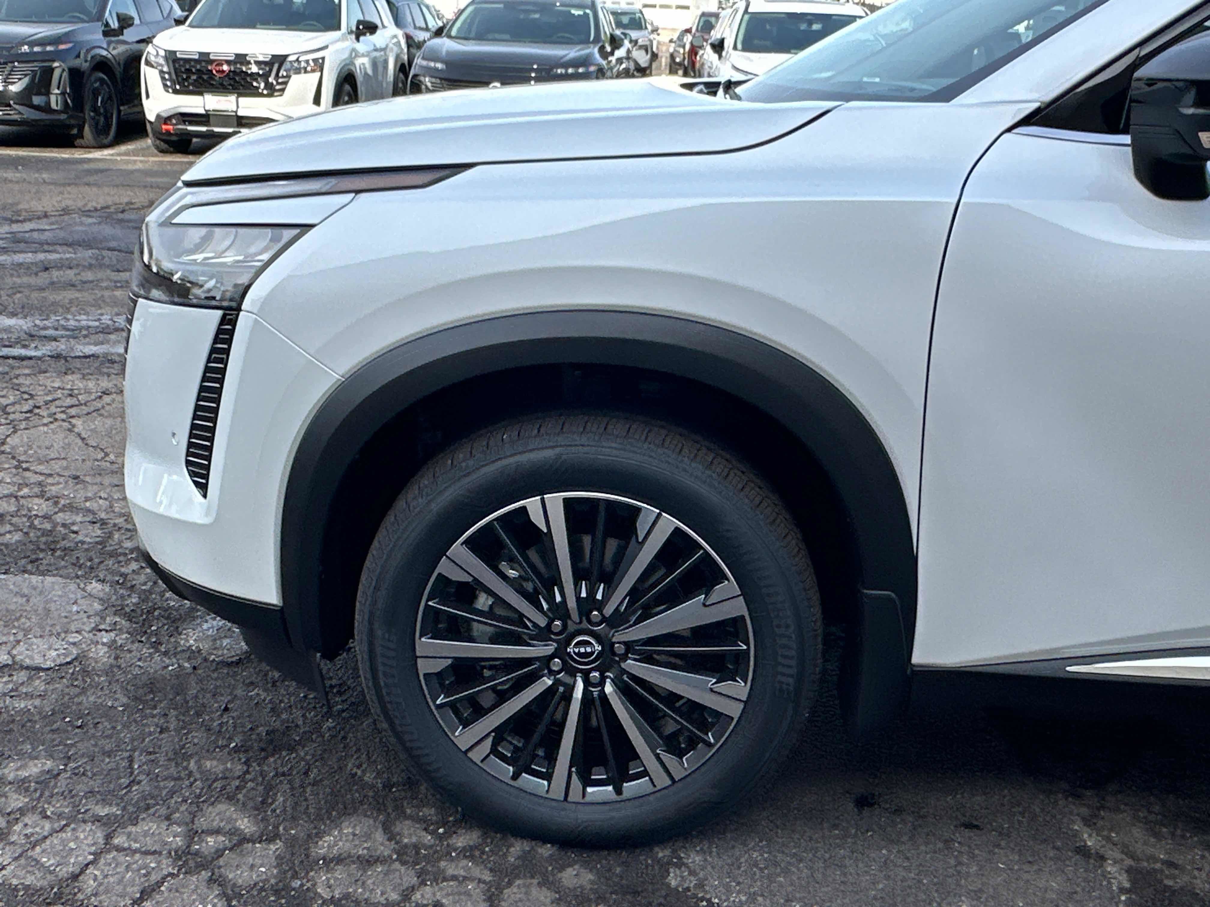 New 2026 Nissan Pathfinder Platinum AWD/4WD image 7