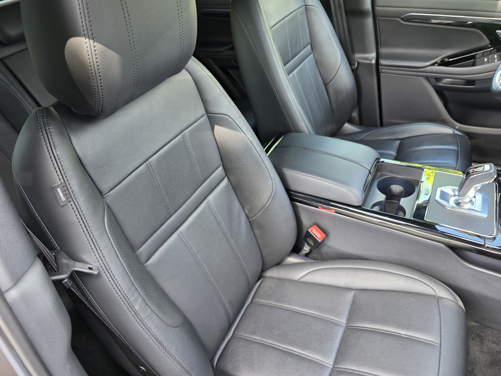Used 2020 Land Rover Range Rover Evoque R-Dynamic S AWD/4WD image 26