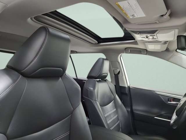 Used 2019 Toyota RAV4 Limited w/ Limited Grade Weather Package image 3