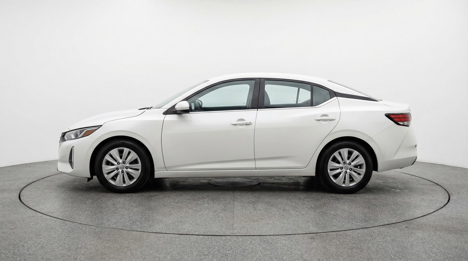 Used 2025 Nissan Sentra S image 5