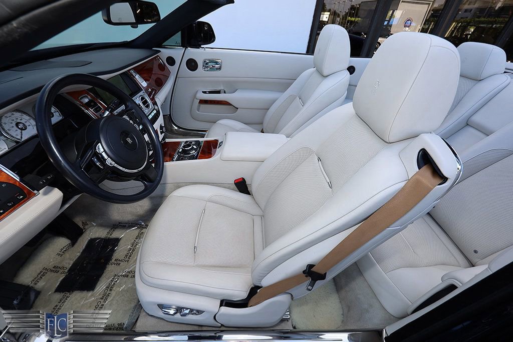 Used 2016 Rolls-Royce Dawn image 14