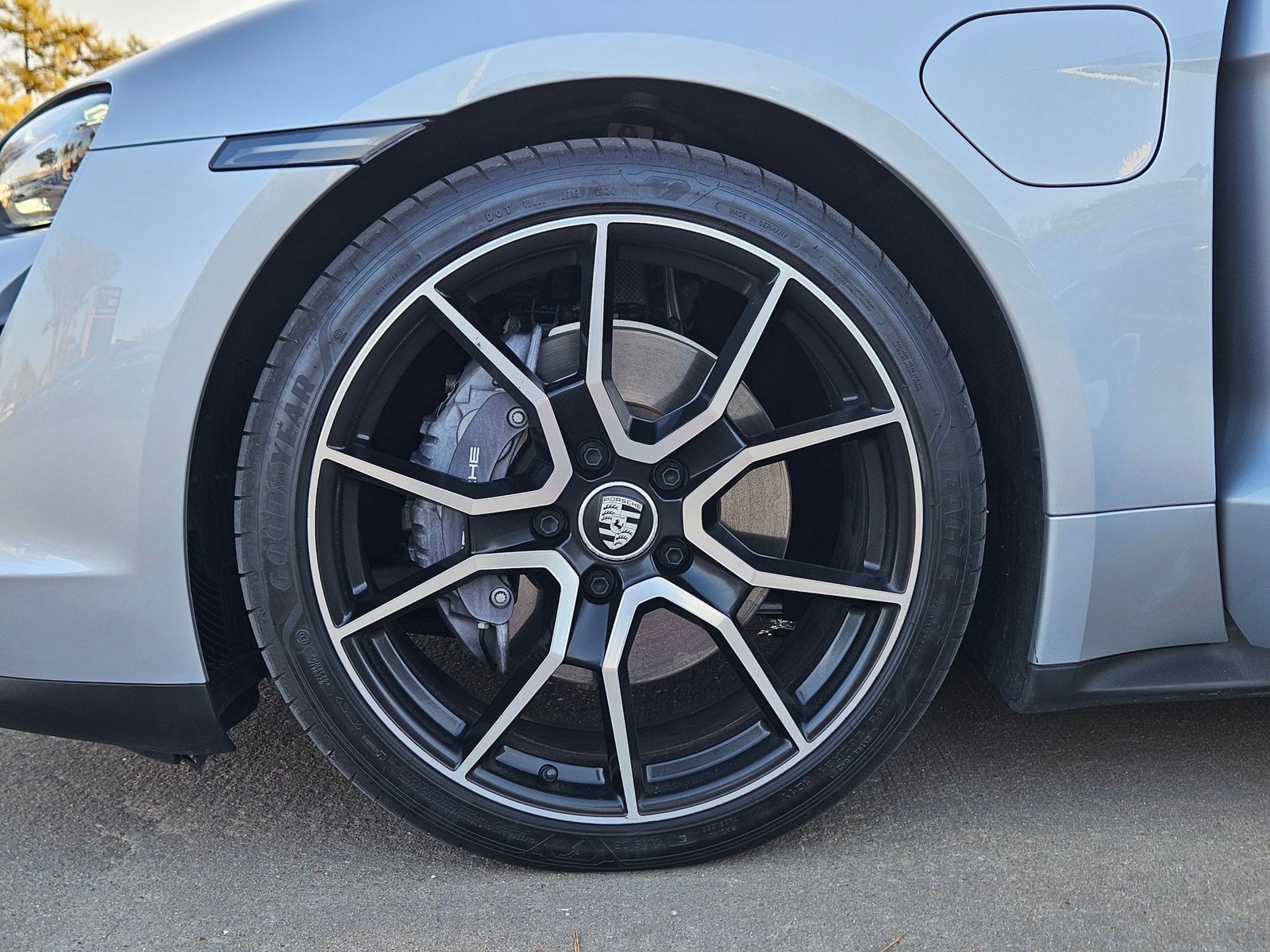 Used 2023 Porsche Taycan image 25