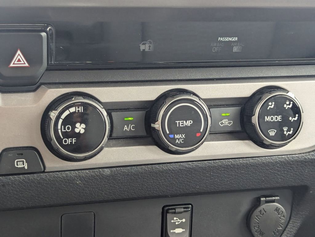 Used 2016 Toyota Tacoma SR5 RWD image 18
