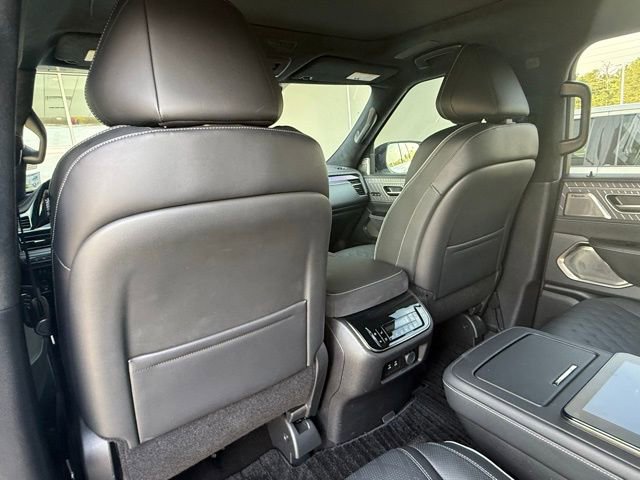 Used 2025 INFINITI QX80 Autograph w/ Autograph Exterior Package AWD/4WD image 16