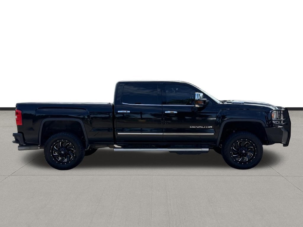 Used 2019 GMC Sierra 2500 Denali w/ Duramax Plus Package AWD/4WD image 4