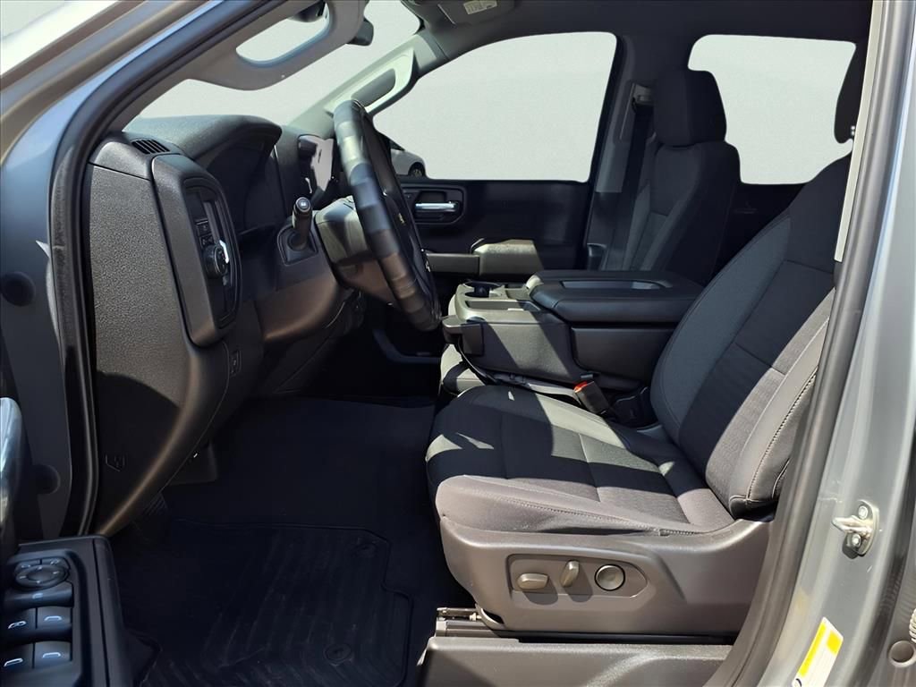 Used 2023 Chevrolet Silverado 1500 Custom image 11
