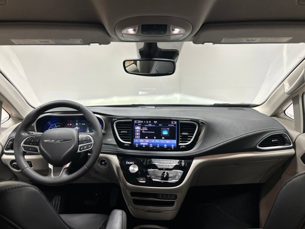 Certified 2023 Chrysler Pacifica Touring-L FWD image 26