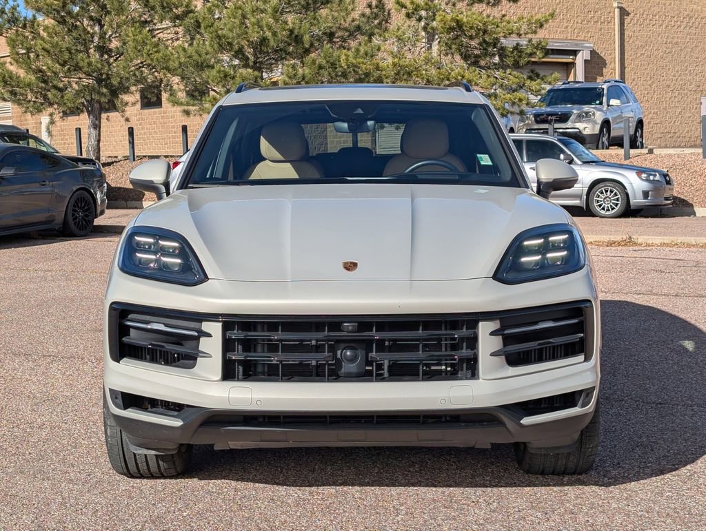 Used 2024 Porsche Cayenne image 2