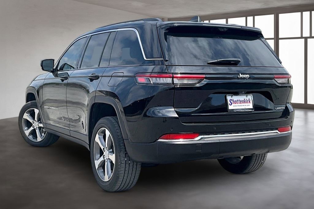 Used 2023 Jeep Grand Cherokee Limited w/ Luxury Tech Group II image 4