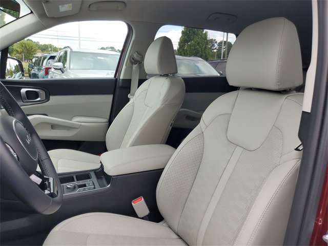 Used 2025 Kia Sorento EX image 14