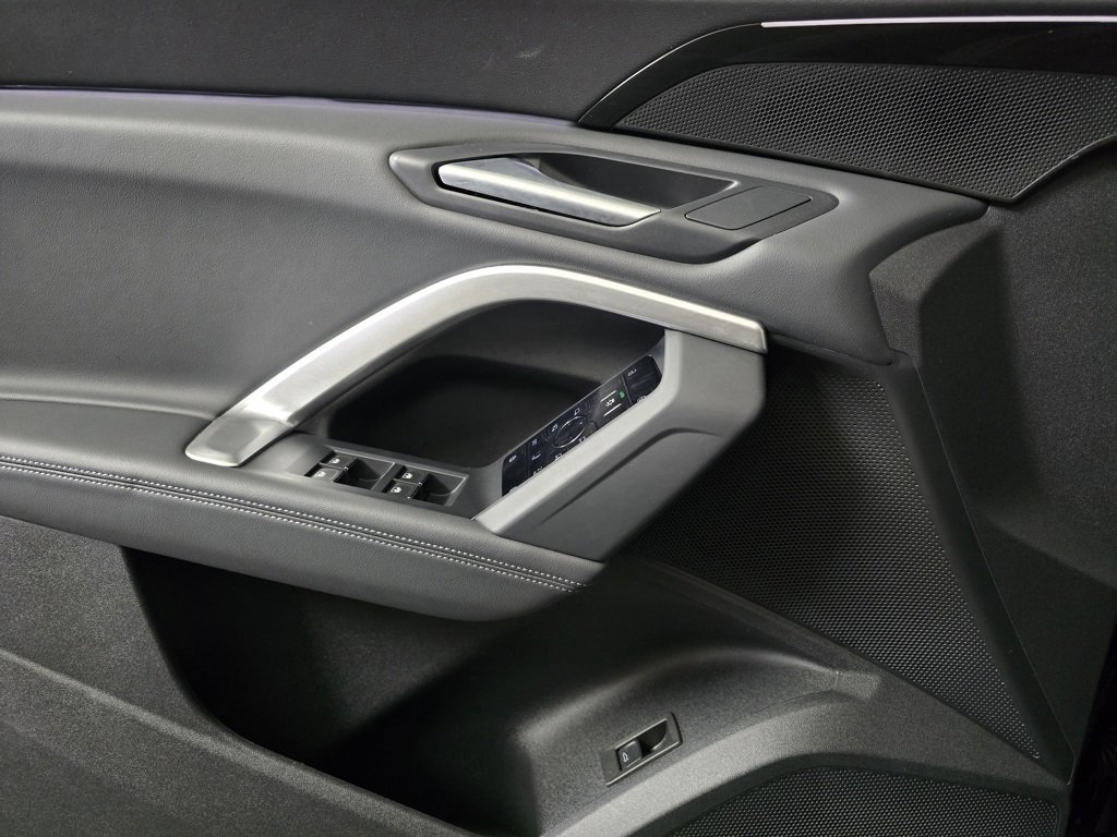 Certified 2025 Audi Q5 Premium w/ Convenience Package image 12