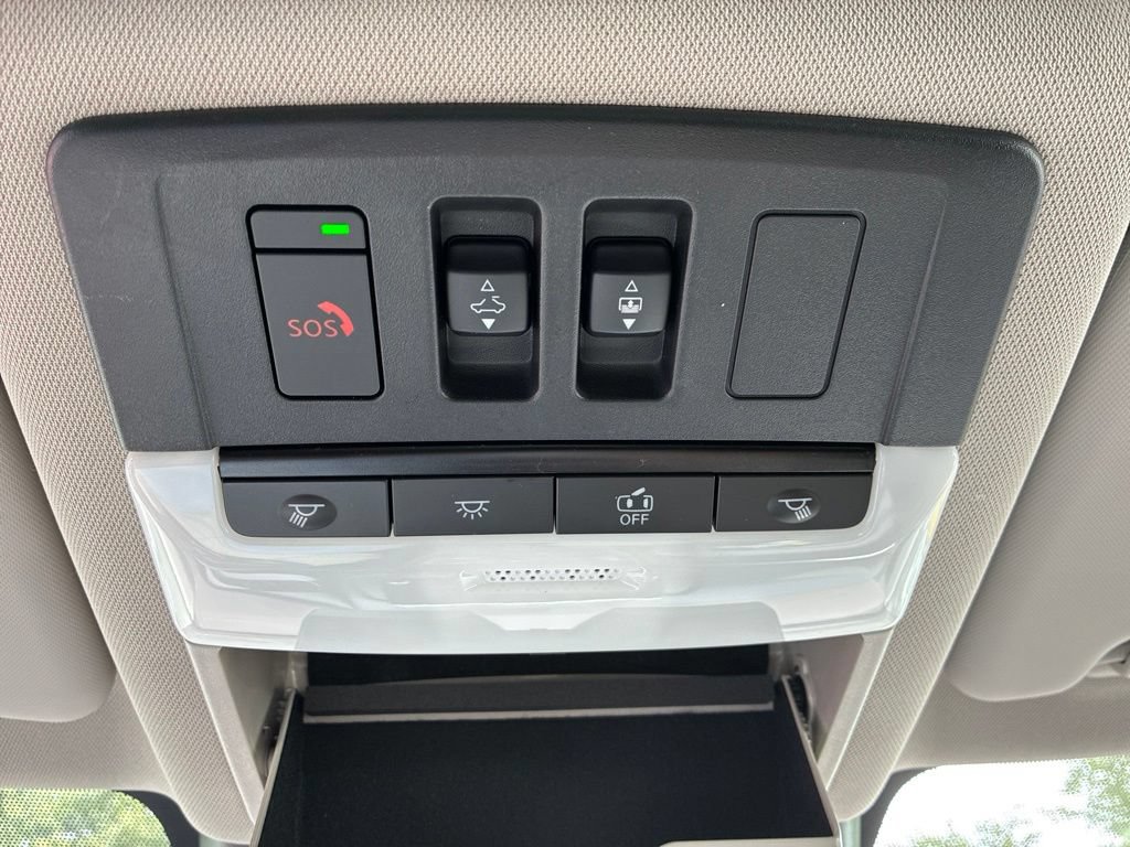 Certified 2023 Nissan Rogue SV w/ SV Premium B Package AWD/4WD image 23