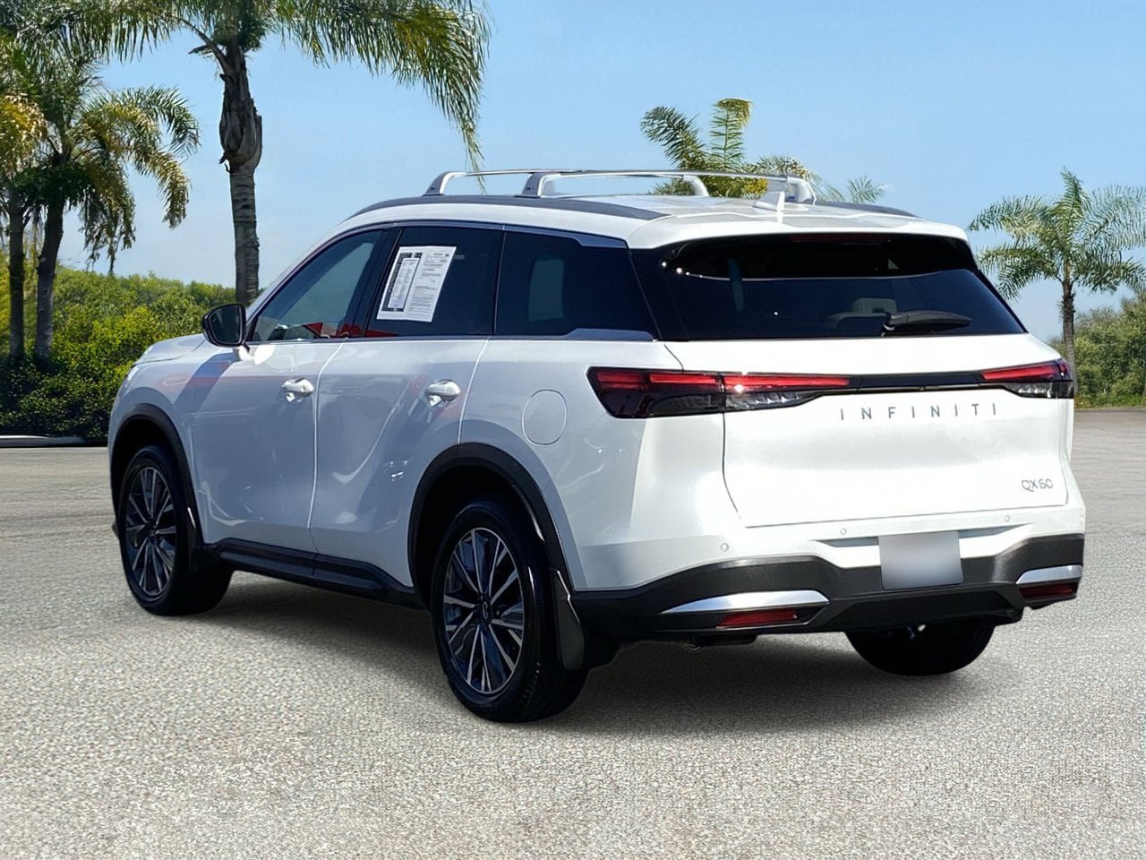 Certified 2027 INFINITI QX60 Luxe w/ Cargo Package FWD image 3