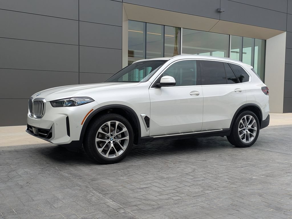 Used 2026 BMW X5 sDrive40i w/ Climate Comfort Package RWD image 2