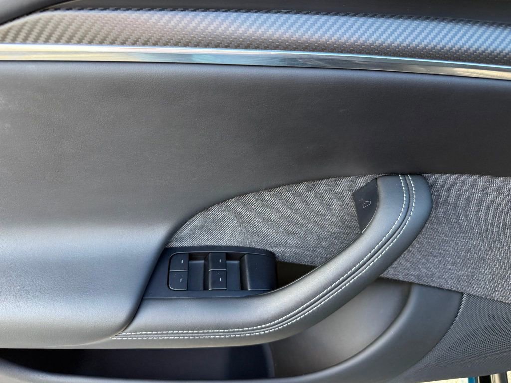 Used 2022 Tesla Model S Plaid image 24