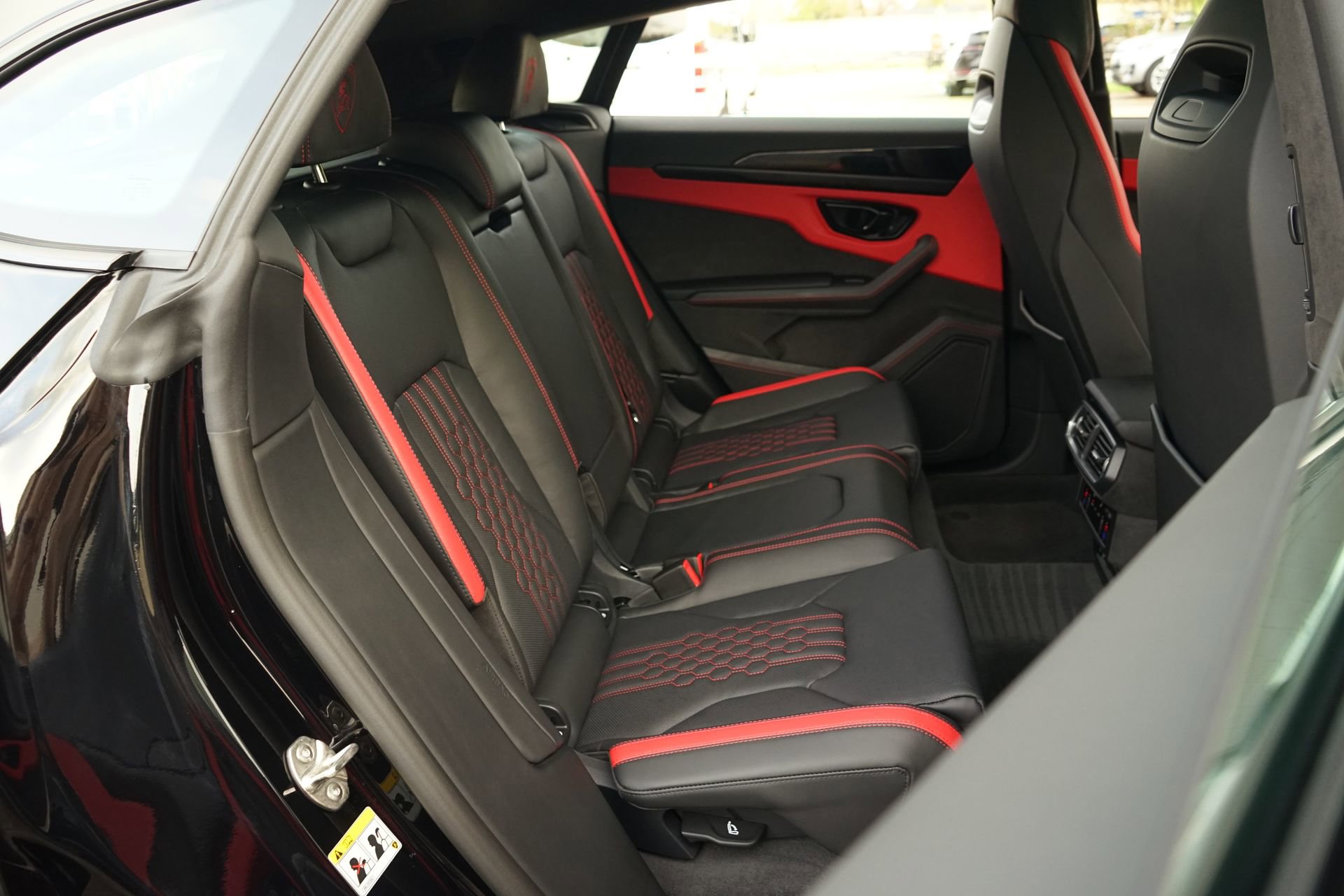Used 2026 Lamborghini Urus SE AWD/4WD image 22