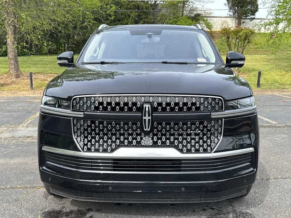 New 2025 Lincoln Navigator L Reserve AWD/4WD image 4