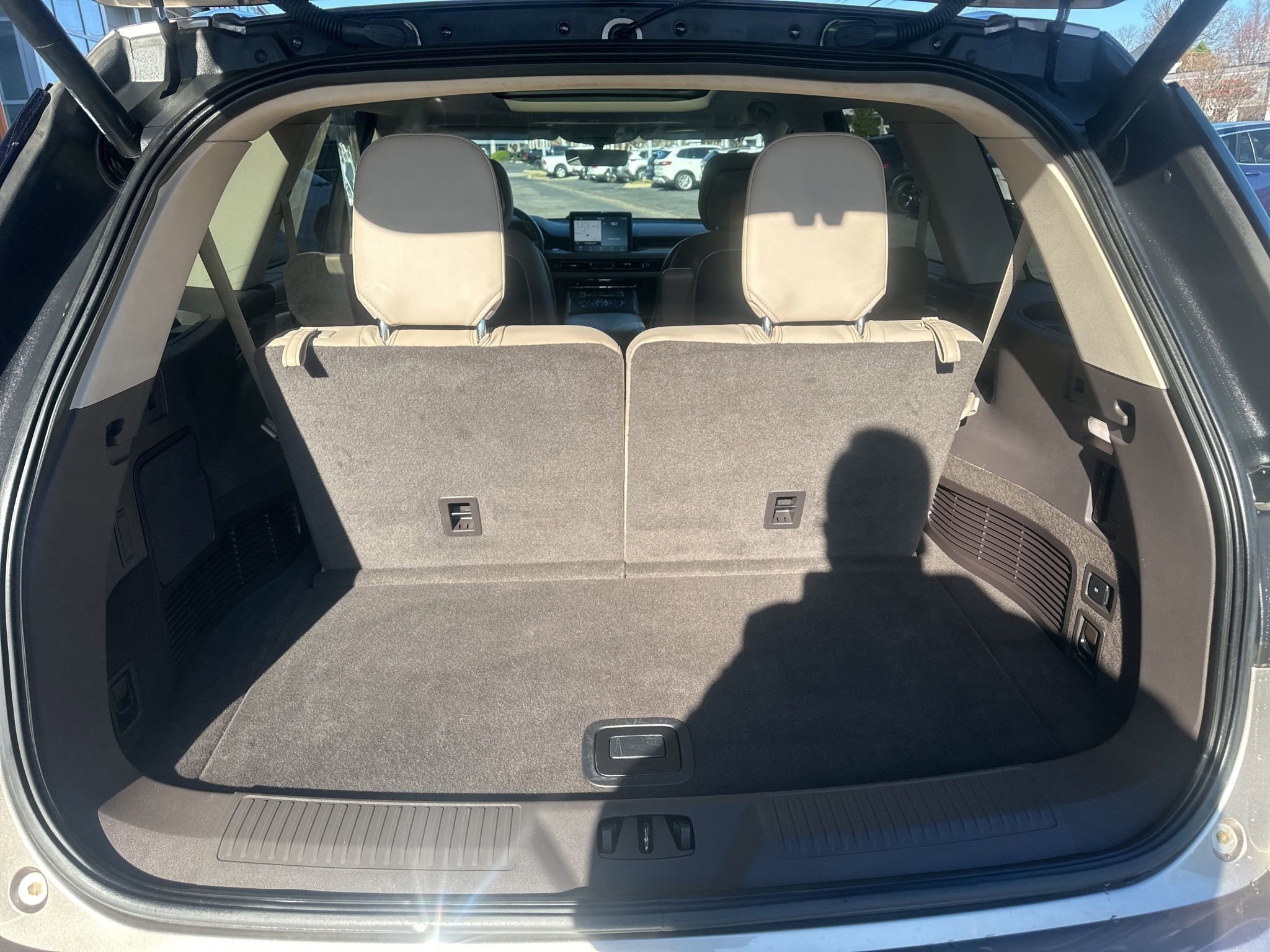 Used 2020 Lincoln Aviator Reserve w/ Equipment Group 201A image 19