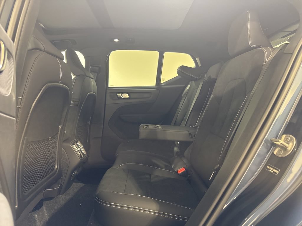 New 2026 Volvo XC40 B5 Ultra w/ Climate Package AWD/4WD image 21