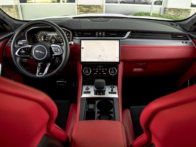 Used 2022 Jaguar F-PACE SVR AWD/4WD image 21
