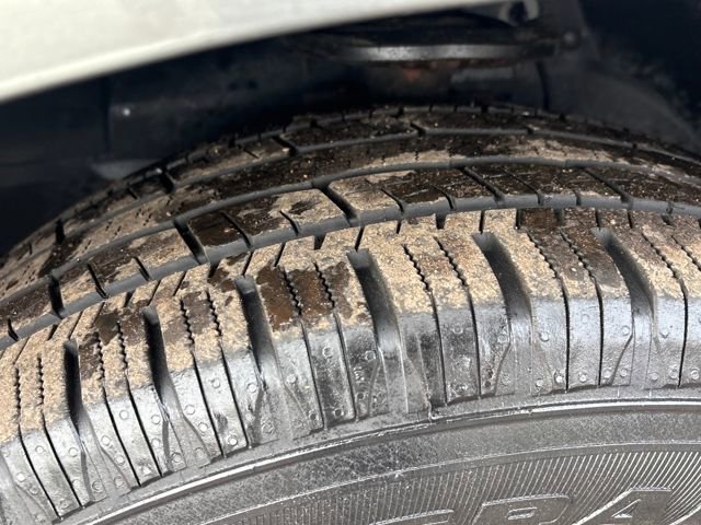 Used 2011 Chevrolet Traverse LT w/ Personal Connectivity Package image 23