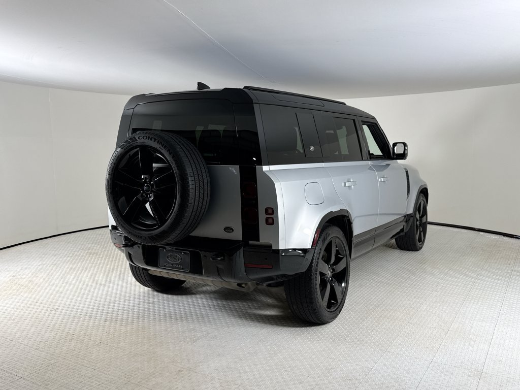 Used 2022 Land Rover Defender 110 X-Dynamic HSE AWD/4WD image 5