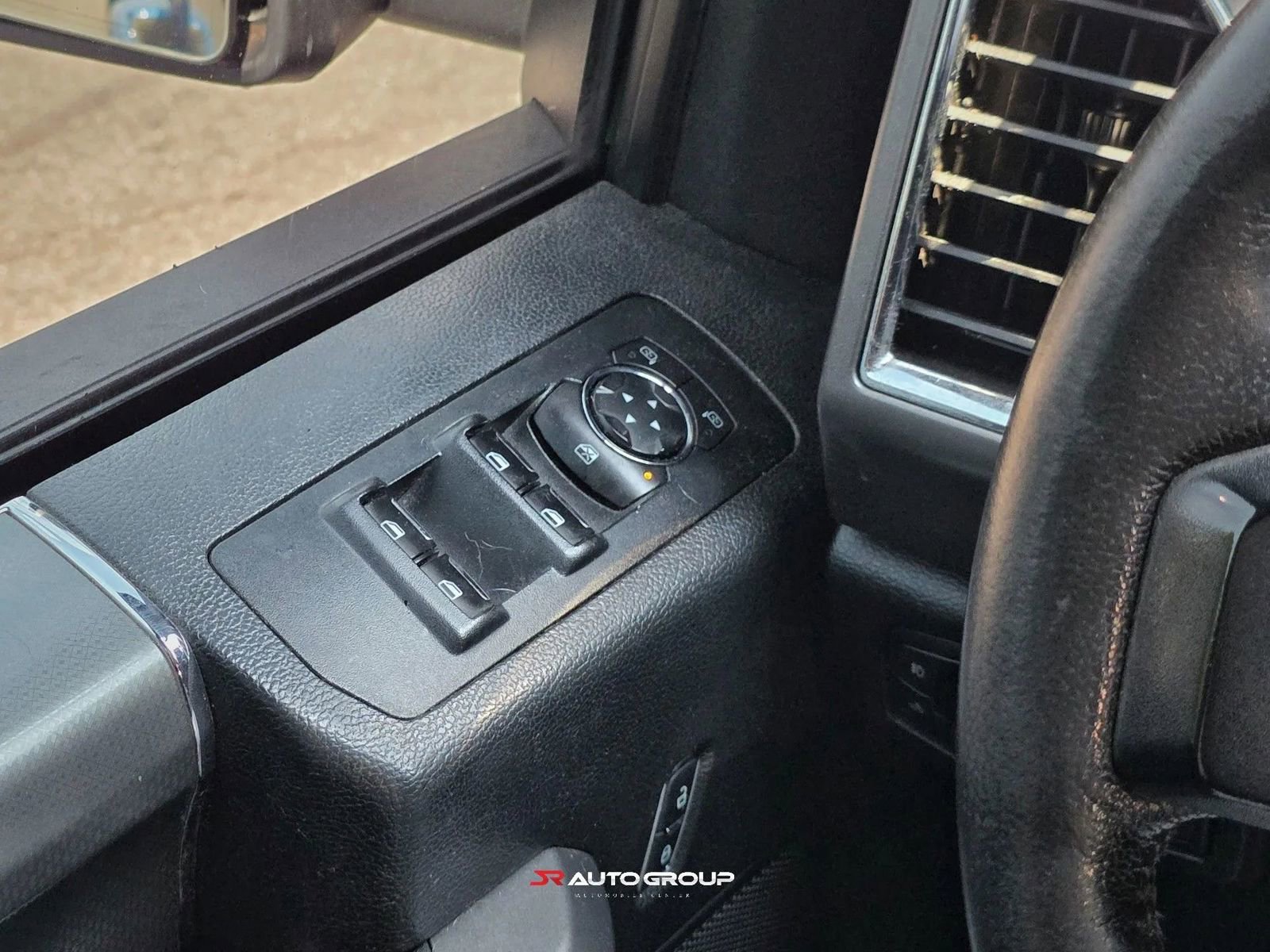 Used 2015 Ford F150 XLT w/ Equipment Group 302A Luxury AWD/4WD image 17