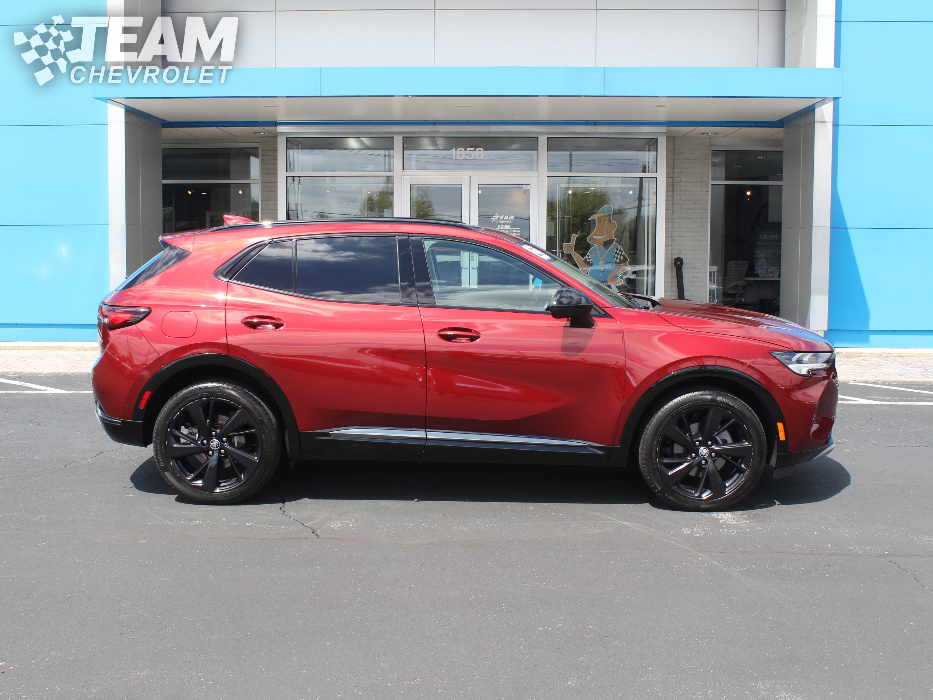 Used 2023 Buick Envision Essence w/ Sport Touring Package AWD/4WD image 3