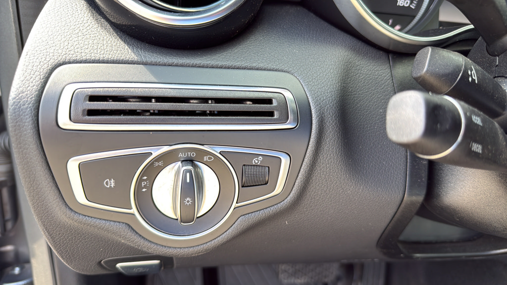 Used 2018 Mercedes-Benz C 300 4MATIC Sedan image 19