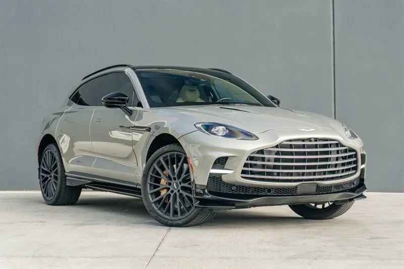 Used 2023 Aston Martin DBX 707 image 2