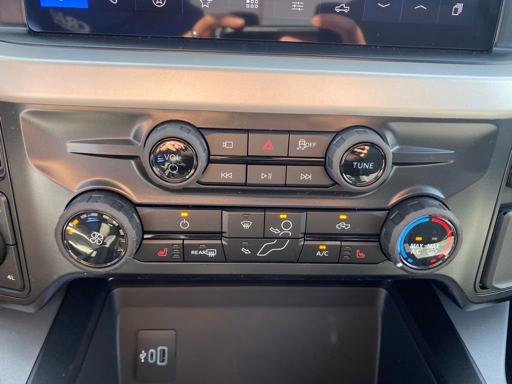 New 2026 Ford F250 XLT w/ XLT Premium Package image 22