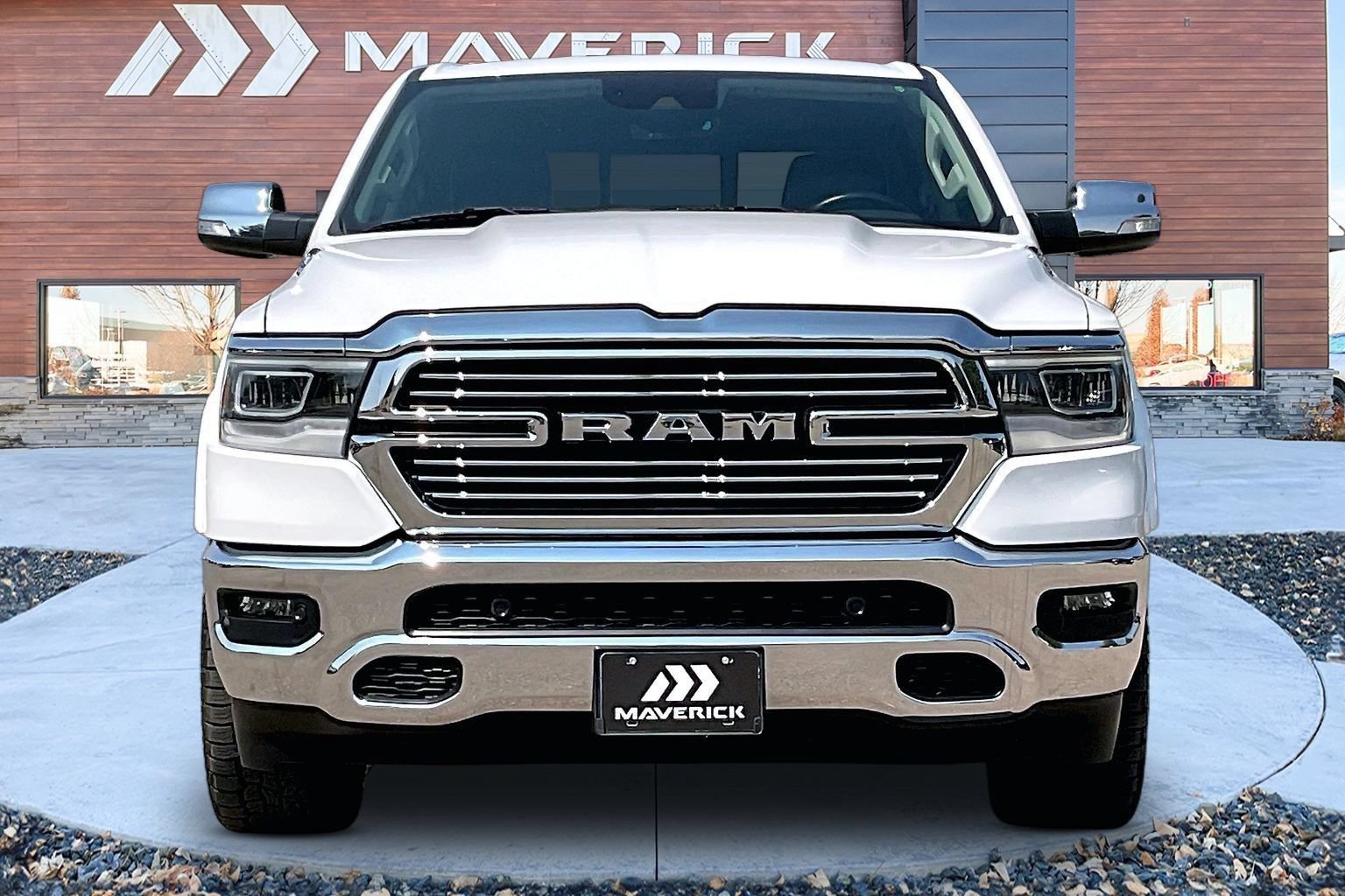 Used 2022 RAM 1500 Laramie AWD/4WD image 2