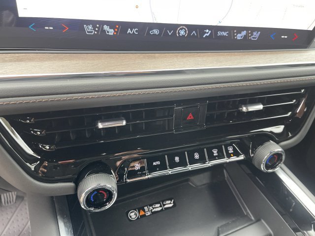 New 2026 Chevrolet Suburban High Country AWD/4WD image 19