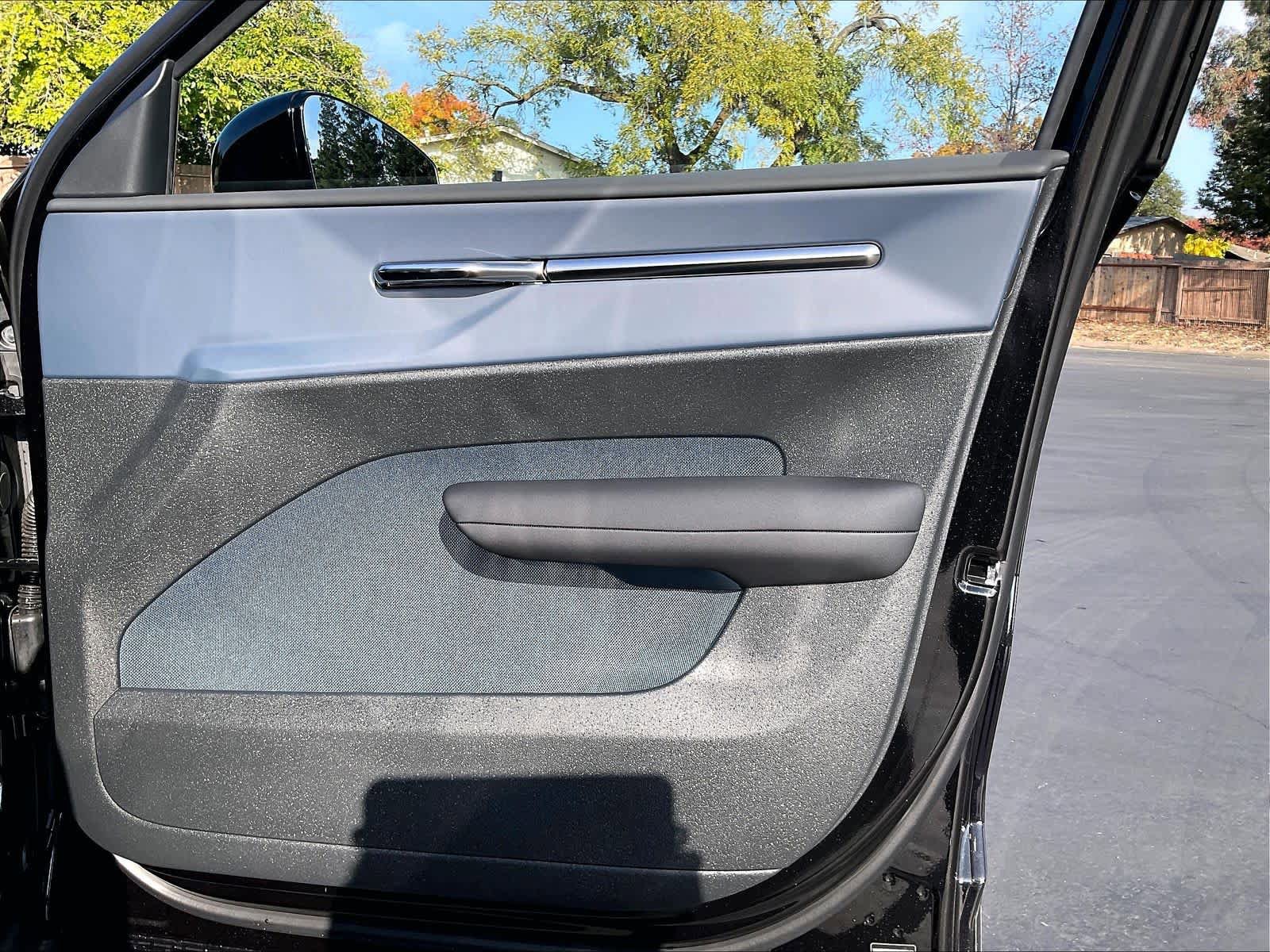 New 2025 Volvo EX30 Plus w/ Protection Package Premier image 30