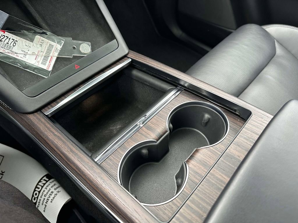 Used 2023 Tesla Model X image 21