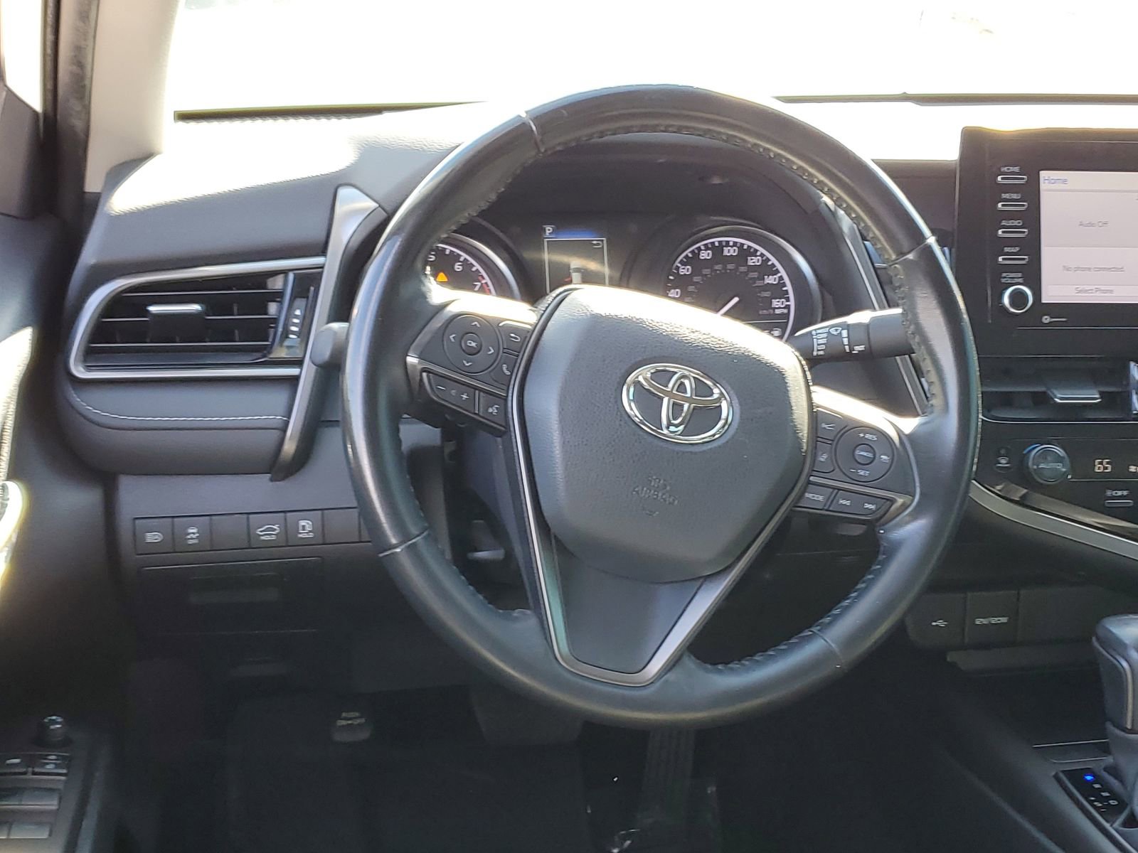 Used 2022 Toyota Camry SE w/ Convenience Package FWD image 12