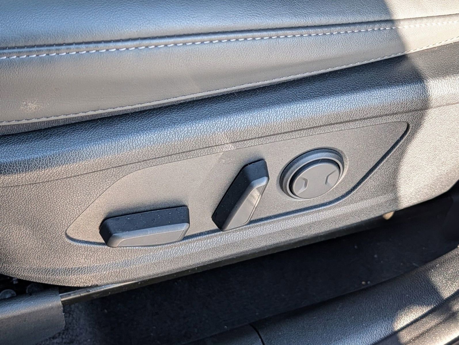 Used 2025 Kia Sorento EX w/ Panoramic Sunroof Package image 21