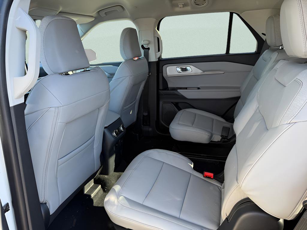 New 2026 Ford Explorer Active w/ Active Comfort Package AWD/4WD image 5