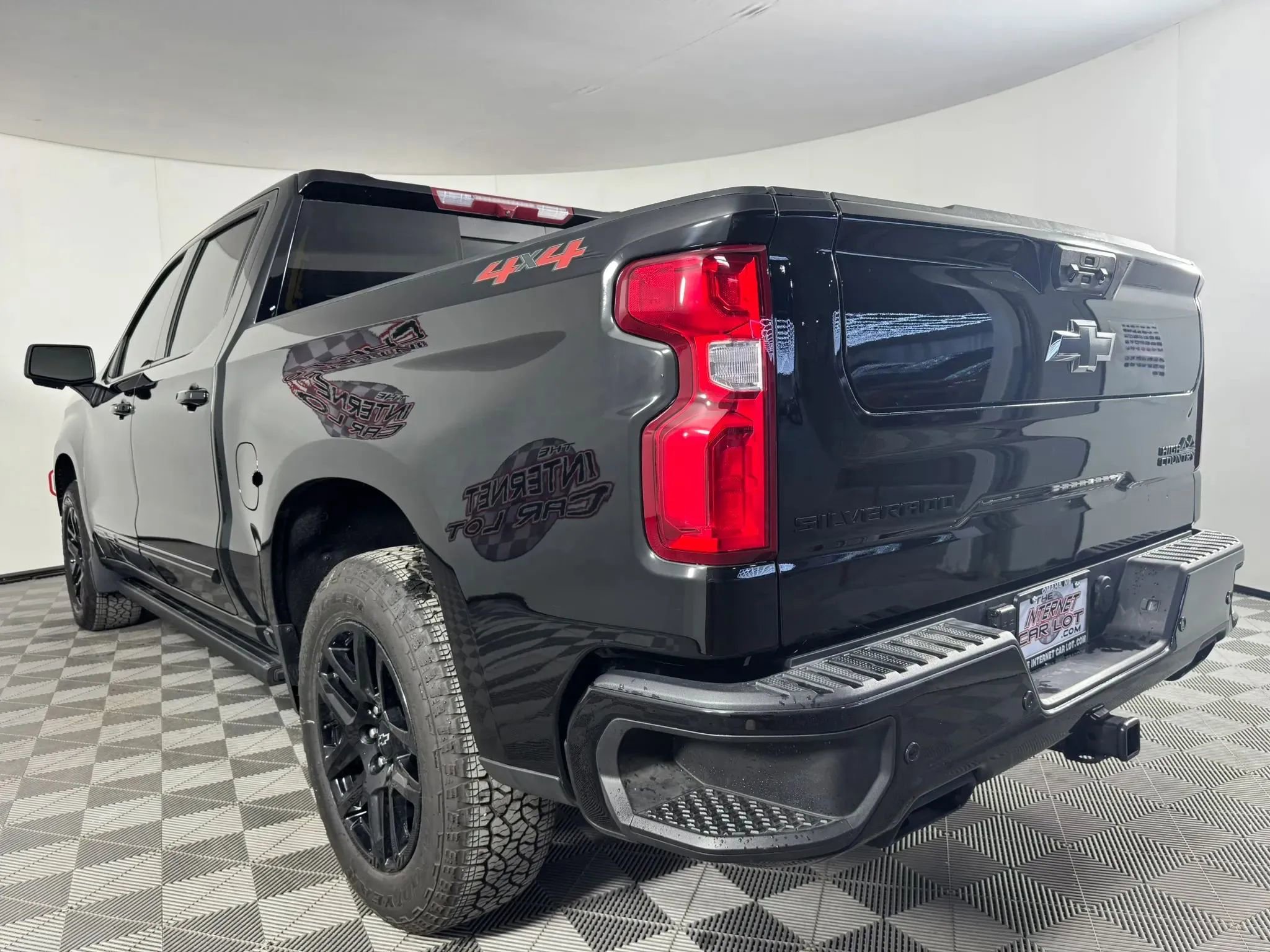 Used 2024 Chevrolet Silverado 1500 High Country w/ Midnight Edition AWD/4WD image 29