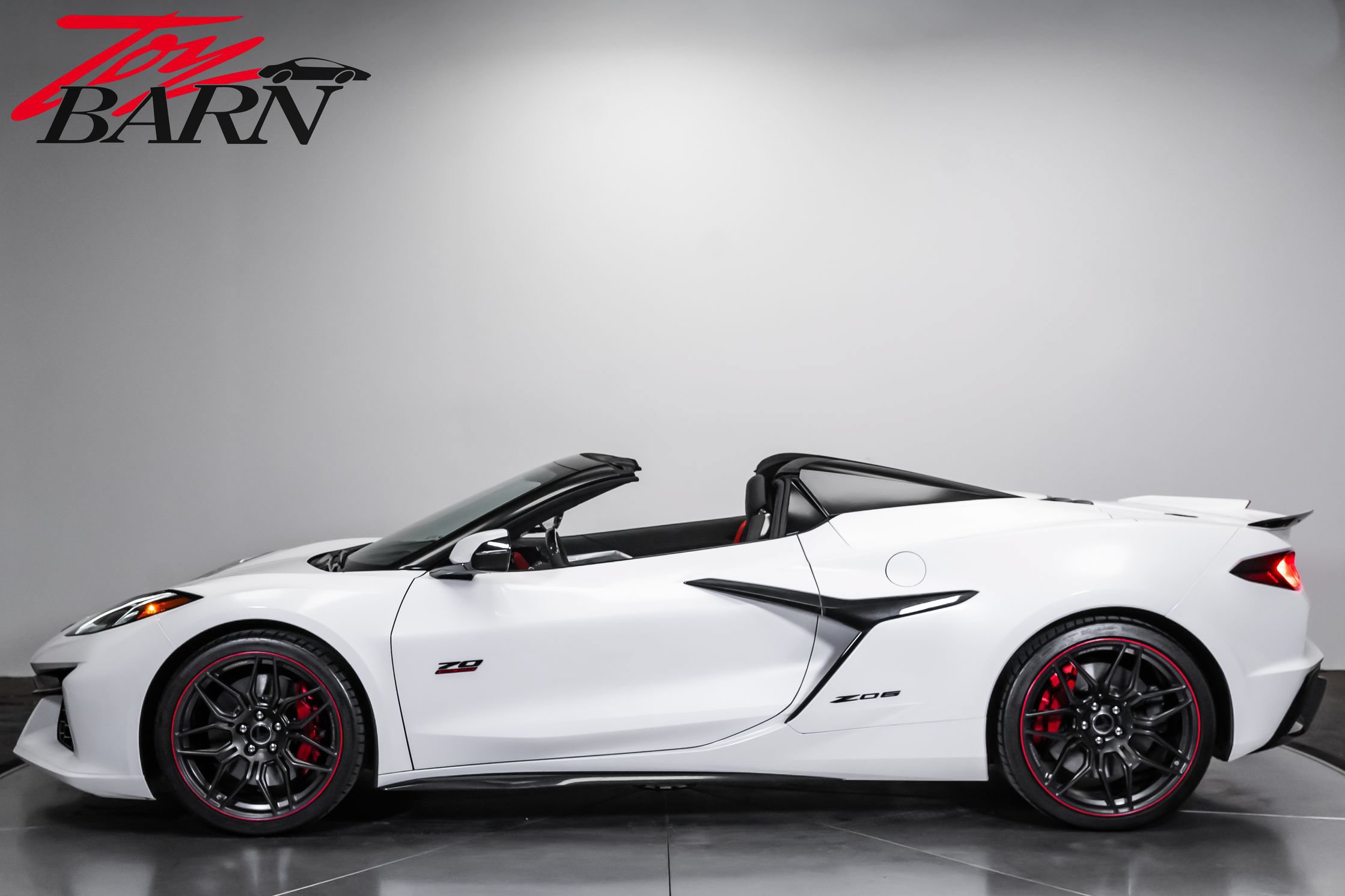 Used 2023 Chevrolet Corvette Z06 RWD image 2